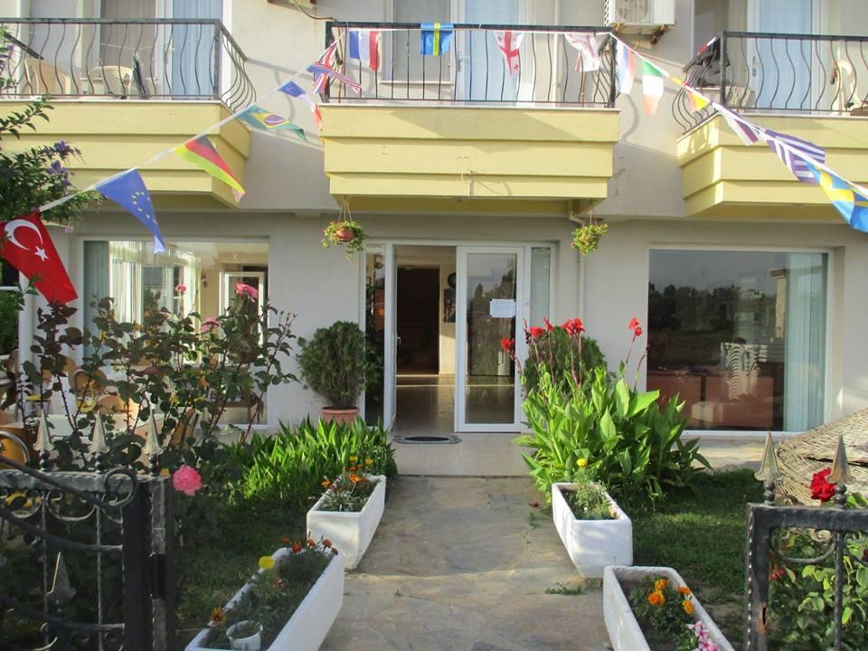 Mandarin Beach Otel Гумульдур Экстерьер фото