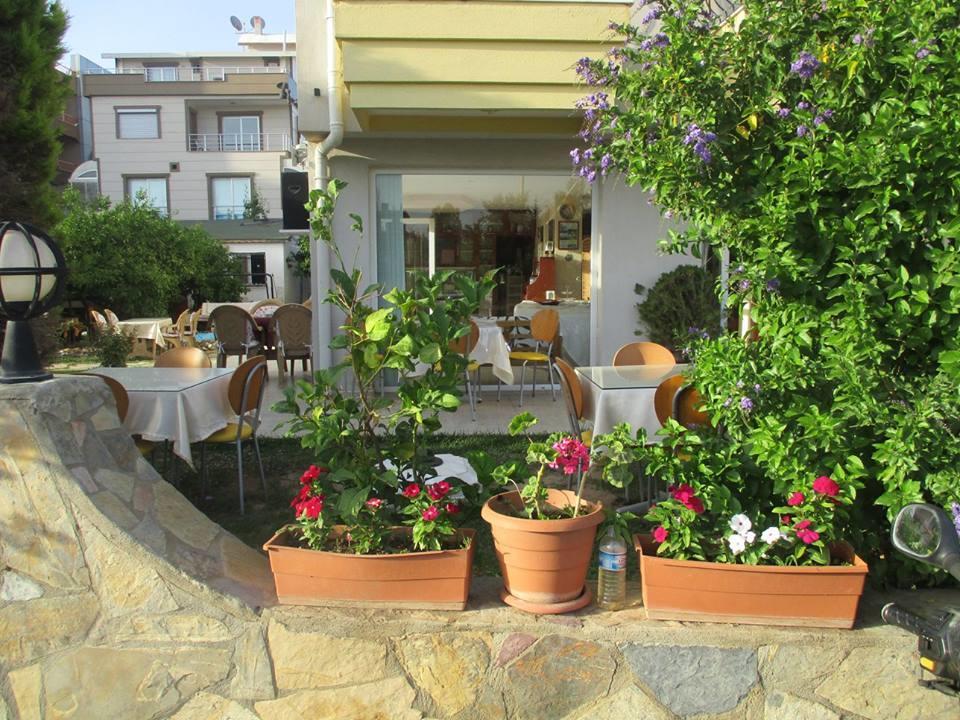 Mandarin Beach Otel Гумульдур Экстерьер фото