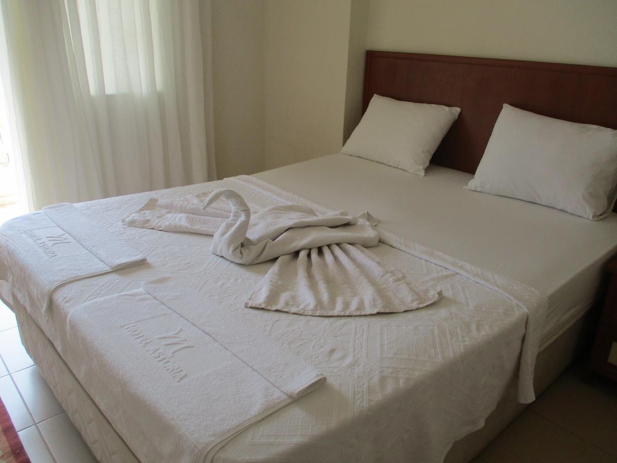 Mandarin Beach Otel Гумульдур Экстерьер фото